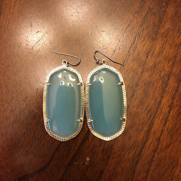 Kendra Scott Jewelry - Kendra Scott Danielle earrings